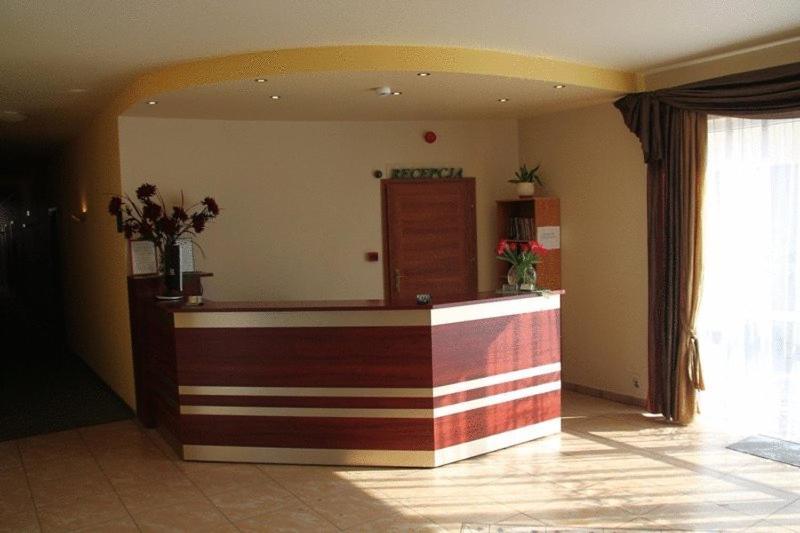 Hotel Przylesie Sierosław Eksteriør billede