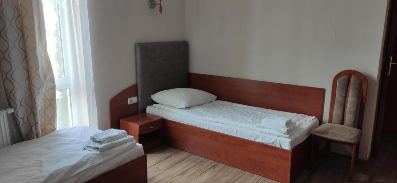 Hotel Przylesie Sierosław Eksteriør billede