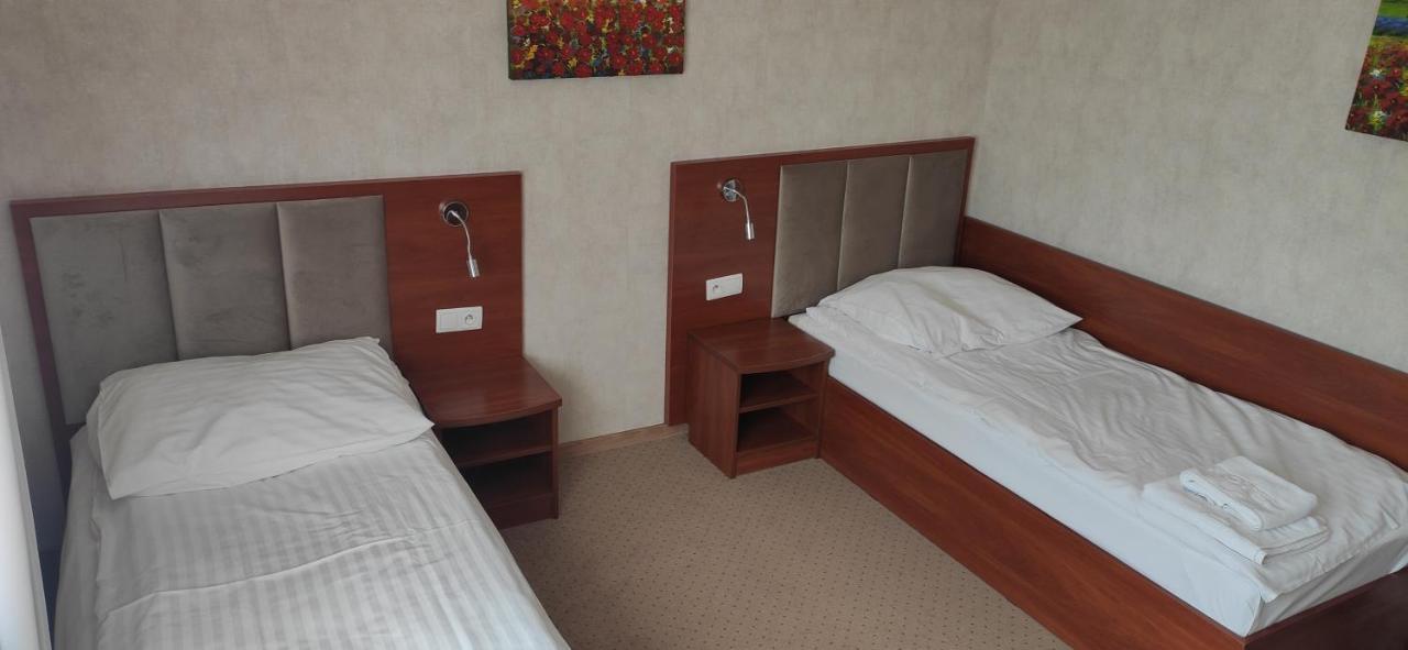 Hotel Przylesie Sierosław Eksteriør billede