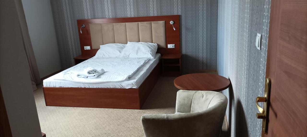 Hotel Przylesie Sierosław Eksteriør billede
