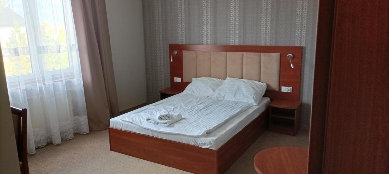 Hotel Przylesie Sierosław Eksteriør billede