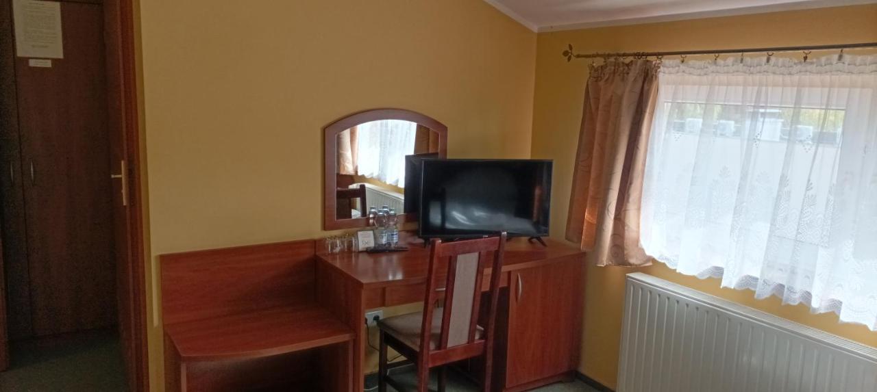 Hotel Przylesie Sierosław Eksteriør billede