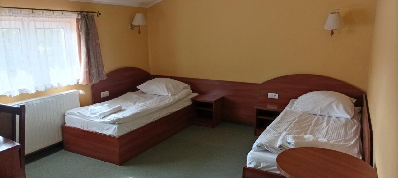Hotel Przylesie Sierosław Eksteriør billede