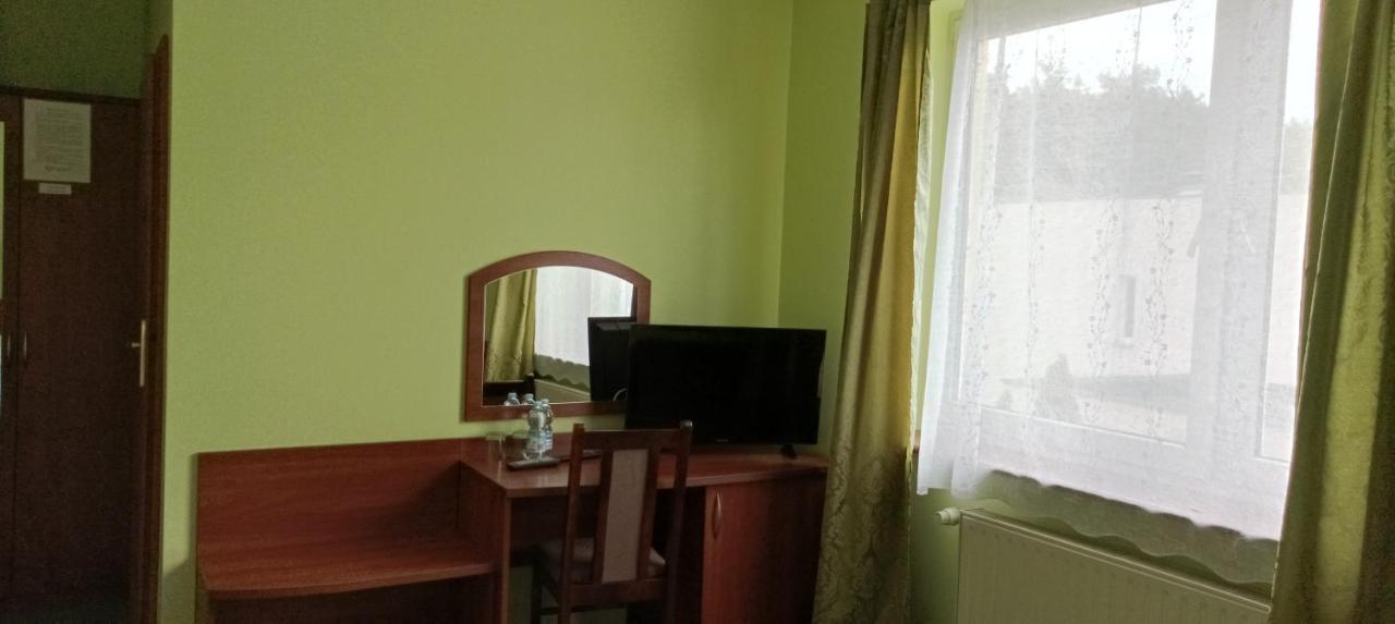 Hotel Przylesie Sierosław Eksteriør billede