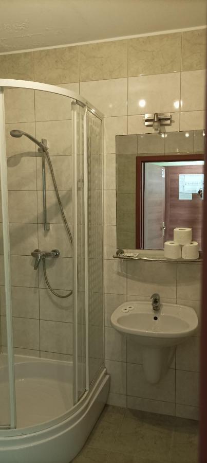 Hotel Przylesie Sierosław Eksteriør billede
